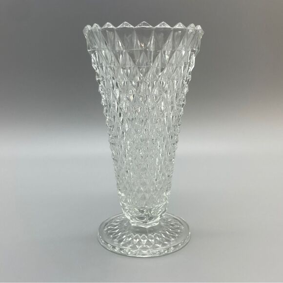 Vintage Indiana Glass Diamond Point Clear 1960’s Vase 8" footed vase - Picture 1 of 13
